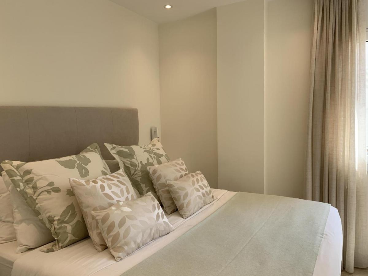 Sitges Spaces Oasis Suites- 4 Bedroom, 4 Ensuite Bathrooms, Terrace, Pool, Sitges Centre Esterno foto