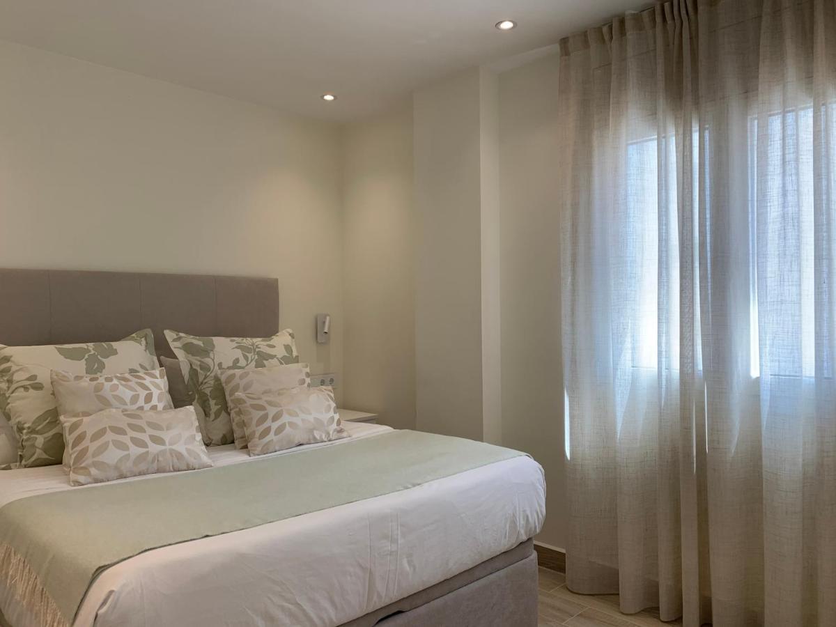 Sitges Spaces Oasis Suites- 4 Bedroom, 4 Ensuite Bathrooms, Terrace, Pool, Sitges Centre Esterno foto